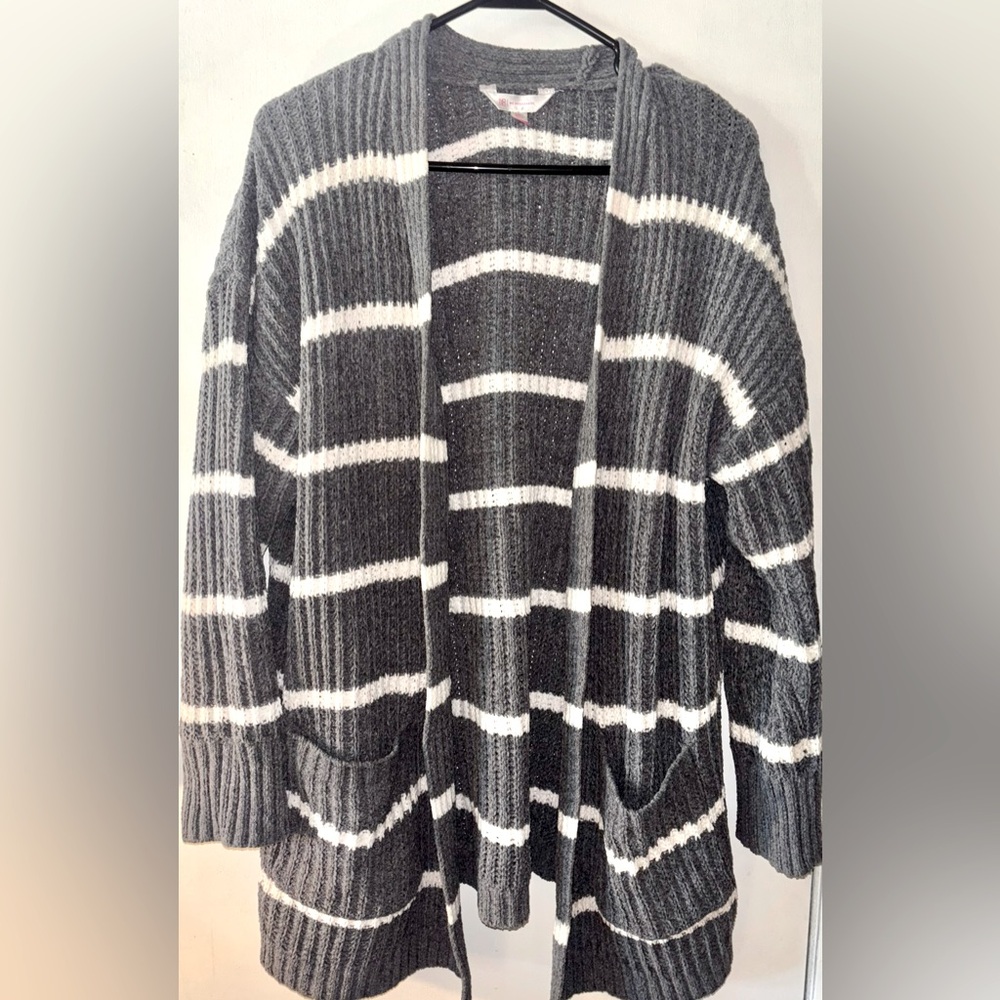 Woman’s no boundaries grey chunky knit cardigan